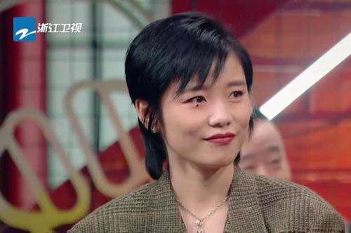 许飞开撕尚雯婕始末 厉娜再谈超女重聚风波